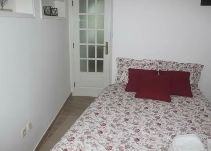 Isaura Henriques Апартаменты